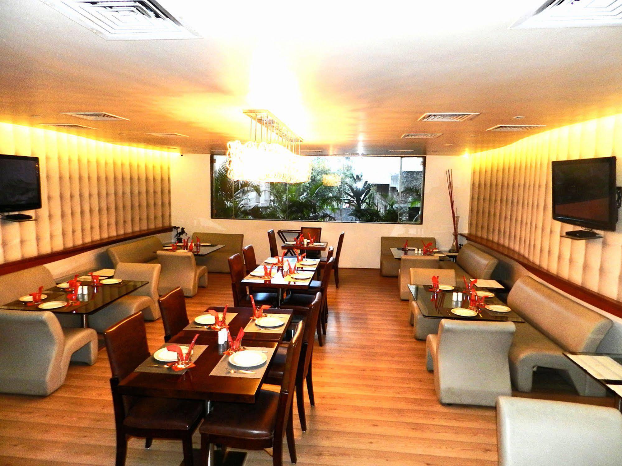 Amarpreet, Chhatrapati Sambhajinagar - Am Hotel Kollection Aurangábád Restaurace fotografie